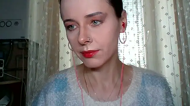 LuminousLady online show from September 18, 6:23 am