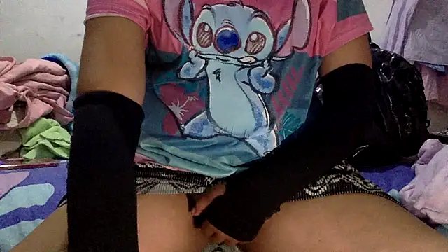 sharonlopez9611 online show from March 28, 2:33 am