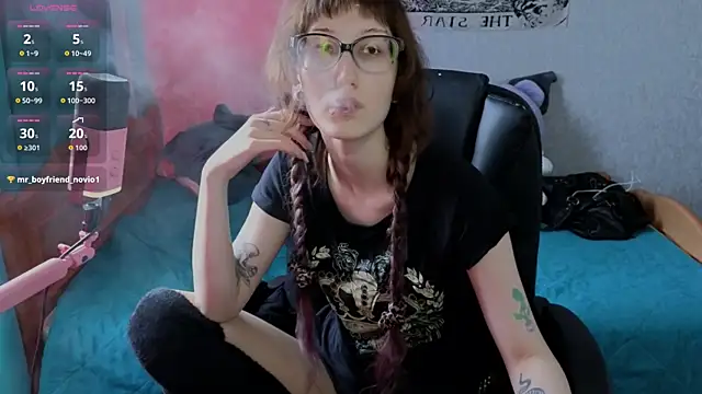 lissaros online show from April 5, 9:30 am