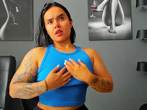 karlyjons12 online show from January 14, 3:39 pm