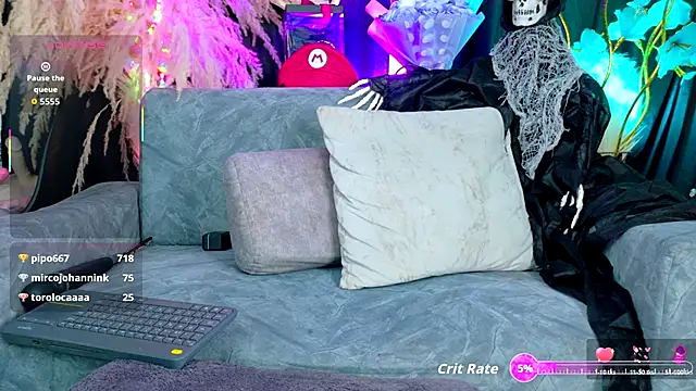 Snapshot of meganwolf_1 chatting on October 17, 10:35 pm meganwolf 1 online show from October 17, 10:35 pm