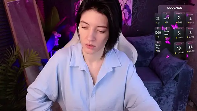 roxy riot  online show from November 16, 1:29 am