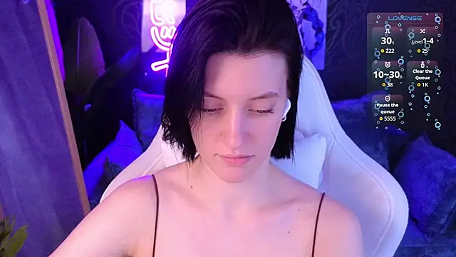 roxy riot  online show from February 21, 6:36 am