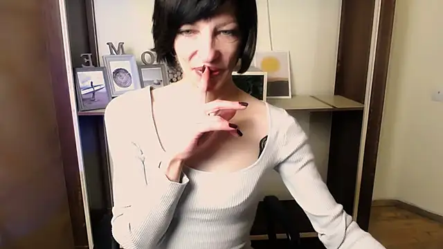  AngeliaFlow  online show from October 25, 7:49 am