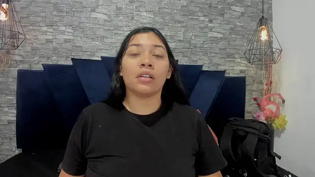 Sophia Brunett online show from November 11, 11:51 am