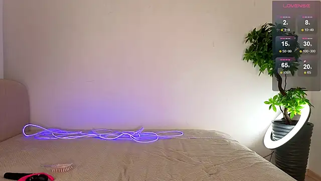 Nicole Hampton online show from October 26, 6:14 pm