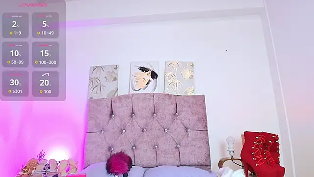 Skye Moore online show from March 24, 7:19 pm