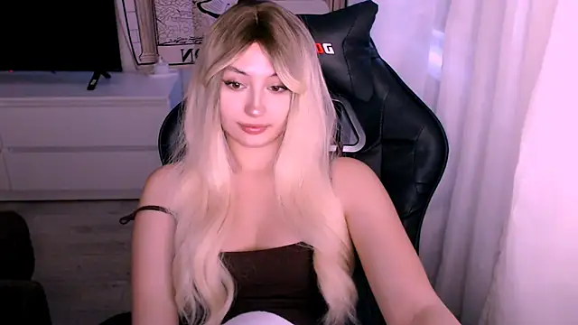 beauty blonde online show from December 5, 3:17 am