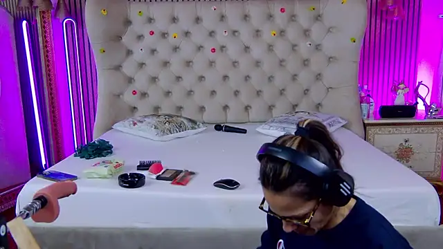 PlayfulShow online show from January 8, 9:35 am