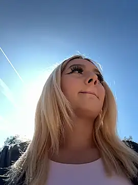 hotamanda01 online show from February 24, 11:31 am