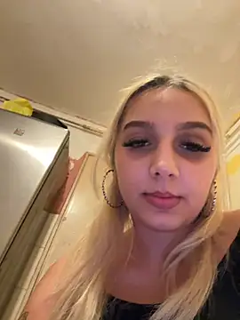 hotamanda01 online show from March 13, 9:38 pm