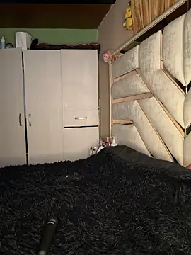 Laura-Khalifa online show from March 11, 5:22 am