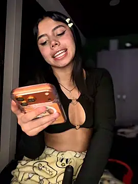 Laura-Khalifa online show from March 28, 8:36 am