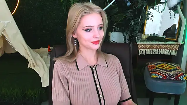 LeonaStane online show from December 3, 5:59 pm