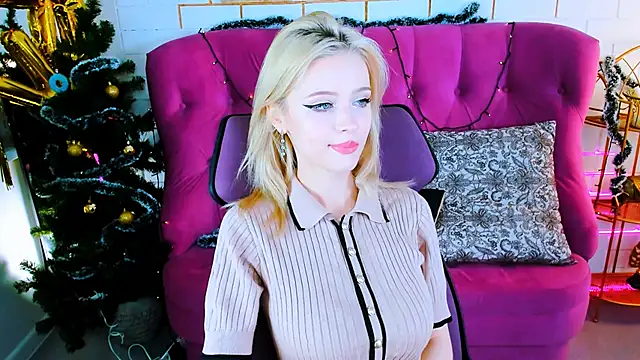 LeonaStane online show from January 7, 6:00 pm