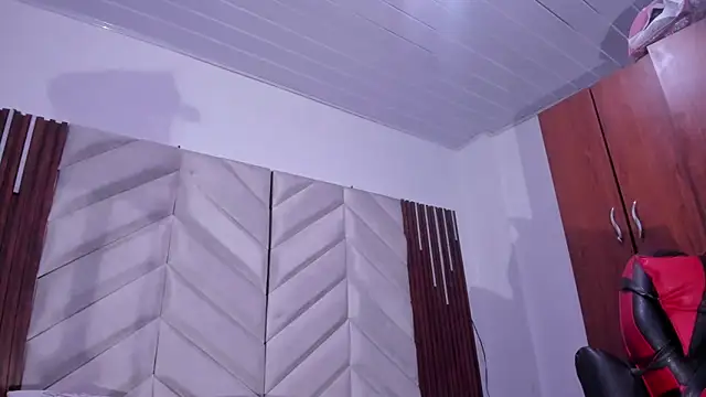 aprilvagner03 online show from May 23, 2:32 am