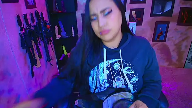 Snapshot of cherryy_bombshelll chatting on October 17, 6:22 pm cherryy bombshelll online show from October 17, 6:22 pm