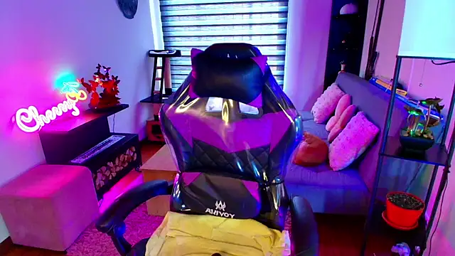 cherryy bombshelll online show from March 24, 3:06 pm