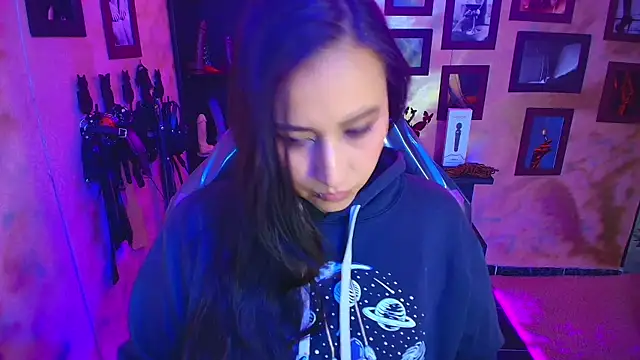 Snapshot of cherryy_bombshelll chatting on October 7, 3:38 pm cherryy bombshelll online show from October 7, 3:38 pm
