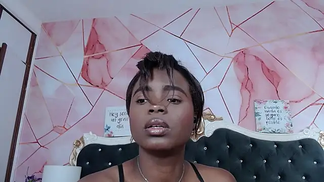 LindaBird online show from December 17, 10:47 pm