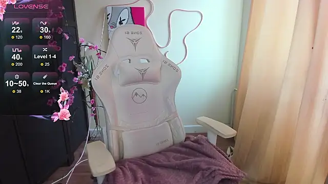 EvelinaLuu online show from March 22, 3:56 am