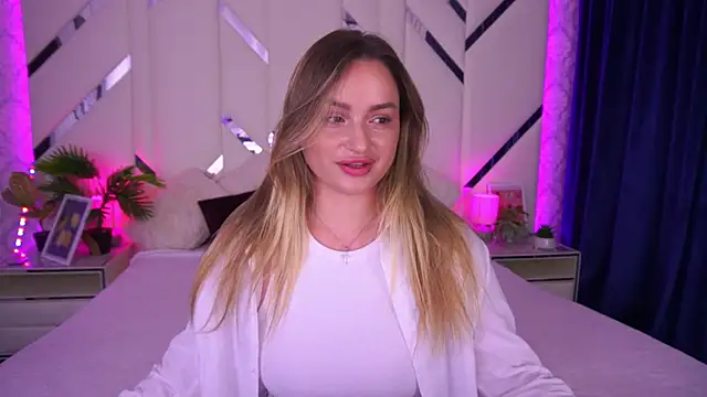 Snapshot of LindsieGreyy chatting on September 24, 6:56 am LindsieGreyy online show from September 24, 6:56 am