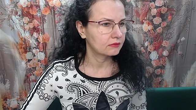 Miroslava Happi online show from May 1, 5:32 am