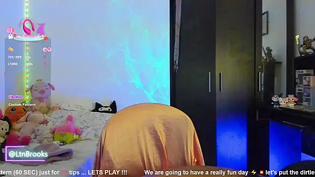 Annaa Brooks online show from September 14, 9:29 am