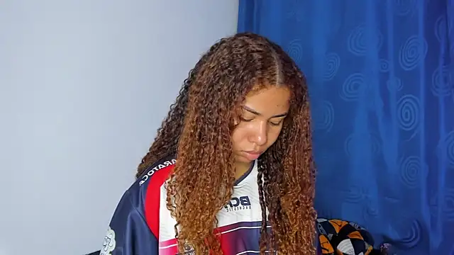 MELINAMARTINS online show from March 7, 9:11 pm