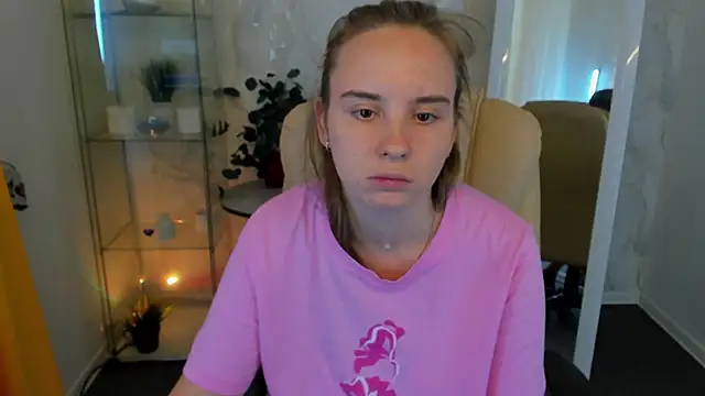 Snapshot of Lika_0ne chatting on September 27, 12:12 pm Lika 0ne online show from September 27, 12:12 pm