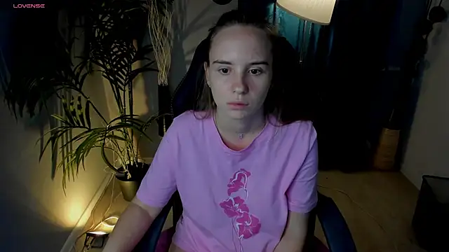 Snapshot of Lika_0ne chatting on September 28, 12:21 pm Lika 0ne online show from September 28, 12:21 pm