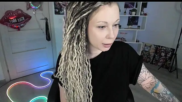 HoneySallyMoore online show from March 25, 3:04 pm