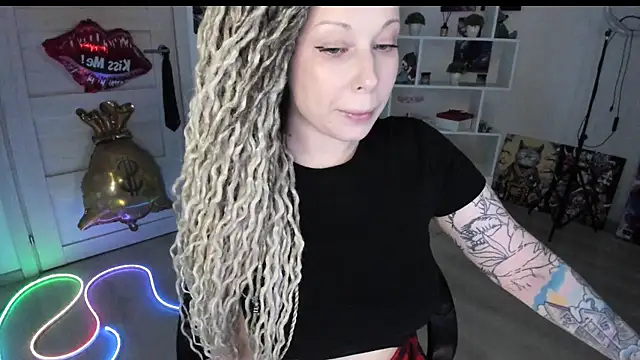 HoneySallyMoore online show from May 29, 8:29 pm