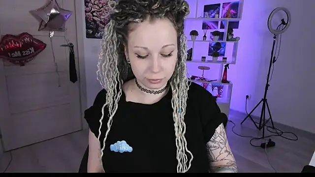 HoneySallyMoore online show from October 1, 4:34 pm