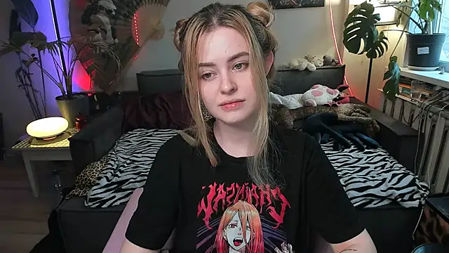 Alexa Pirs online show from March 3, 1:28 pm