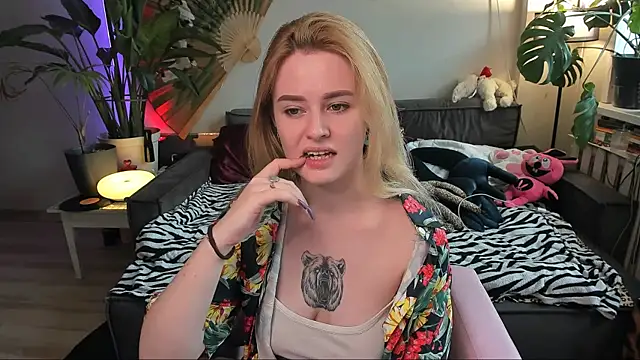 Alexa Pirs online show from March 26, 12:51 pm