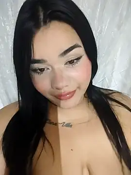 Snapshot of nikki_grey chatting on October 19, 12:45 am nikki grey online show from October 19, 12:45 am