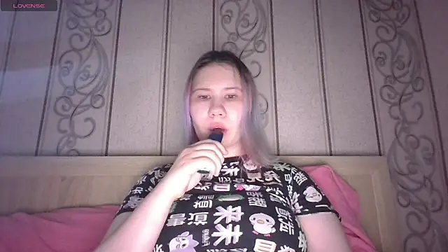 Little kitsune1707 online show from September 29, 1:16 pm