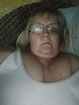 Violet5364 online show from April 2, 9:12 pm