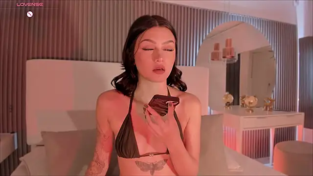 Giselle royy online show from October 6, 8:46 pm