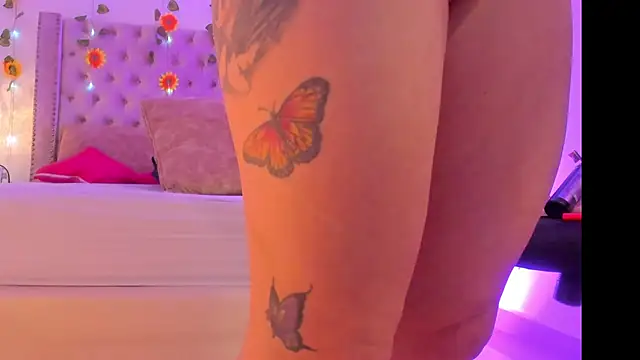 CandieGilson   online show from October 6, 3:29 pm