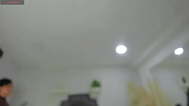 EmiliaRose  online show from April 2, 9:01 pm