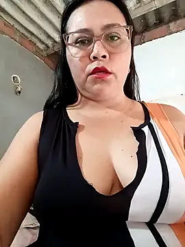 promiscuous-indecent-momm online show from February 14, 3:03 pm