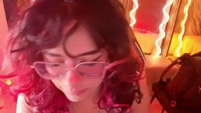 kristen tay online show from June 13, 3:04 am