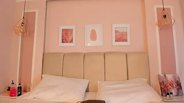 Annie rhoades online show from February 13, 1:02 pm