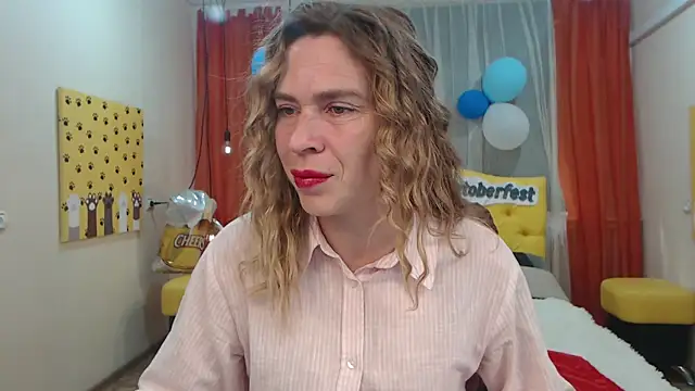 TessaDaybreak online show from September 29, 6:29 am