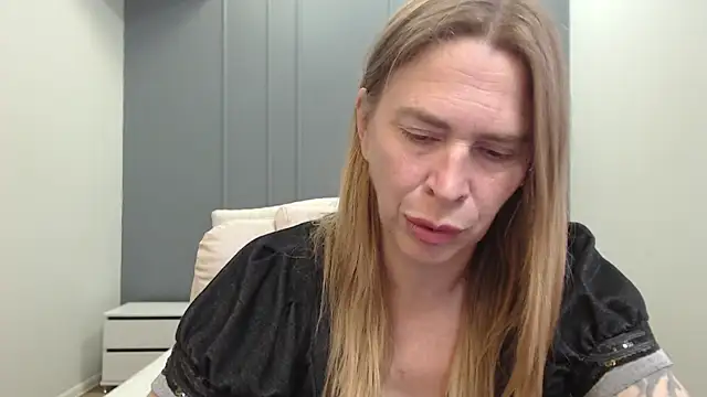 TessaDaybreak online show from July 20, 7:55 am