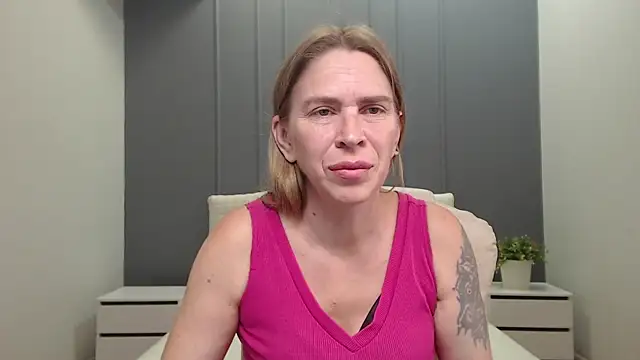 TessaDaybreak online show from July 28, 6:44 am
