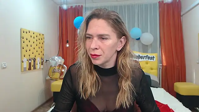 TessaDaybreak online show from October 3, 7:35 am