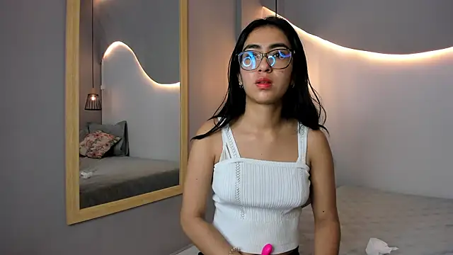 Snapshot of lucelly_15 chatting on September 18, 11:42 am lucelly 15 online show from September 18, 11:42 am